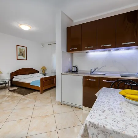 Melita Apartman